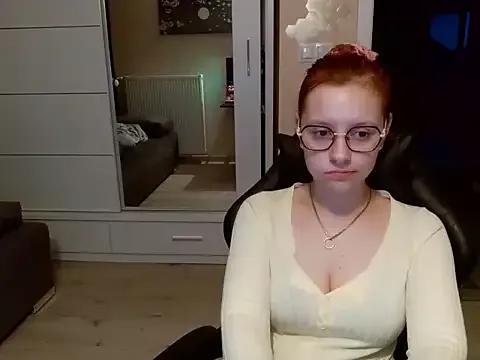 ElianaGold from StripChat is Freechat