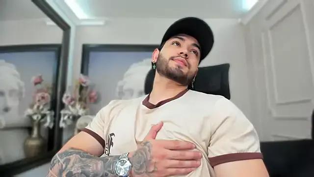ElianKeiser from StripChat is Freechat