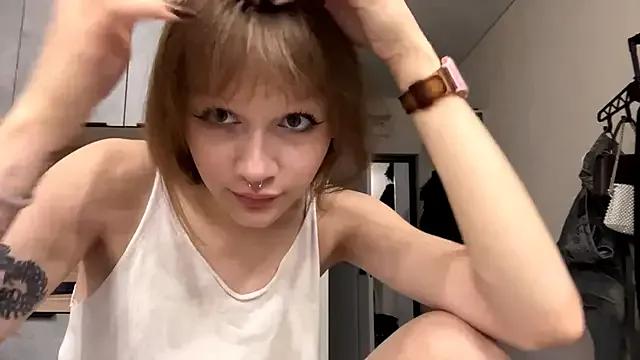 ElissaMikrot from StripChat is Freechat
