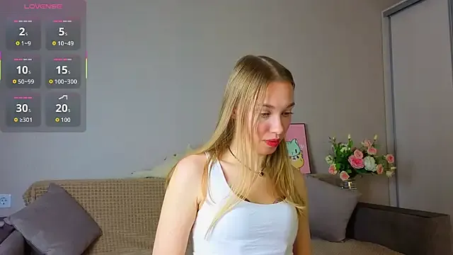 Freechat ElizaPurrr on StripChat