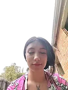ella_r from StripChat is Freechat