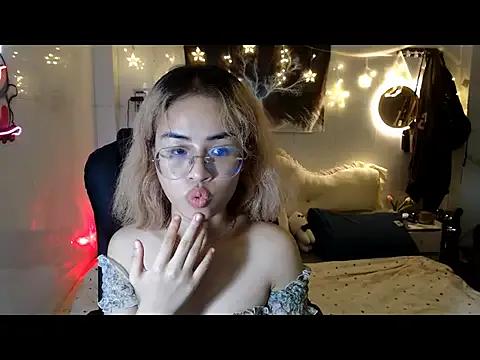 EllieYoon from StripChat is Freechat