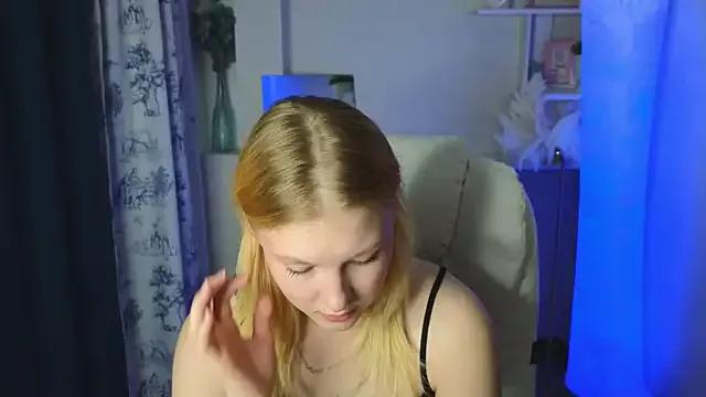 Elly_rosss from StripChat is Freechat