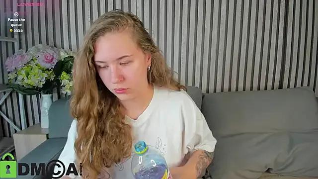 Elsie_Cutties from StripChat is Freechat