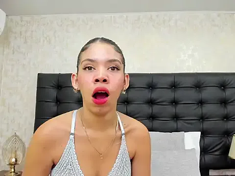 Freechat EmaGarcess on StripChat