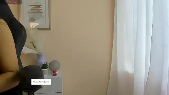 Emiily_bliss from StripChat