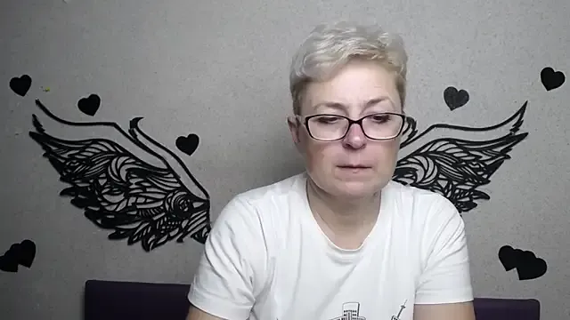 Freechat EmiliaGree on StripChat