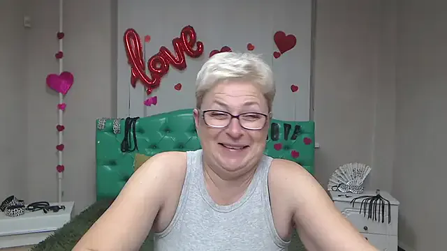 Freechat EmiliaGree on StripChat