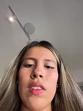 Freechat EMILIIA_RICHTER__ on StripChat