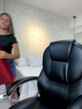 Freechat EMILIIA_RICHTER__ on StripChat