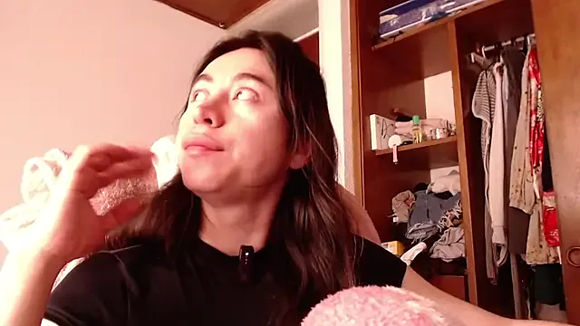 Freechat emily_pearl_ on StripChat