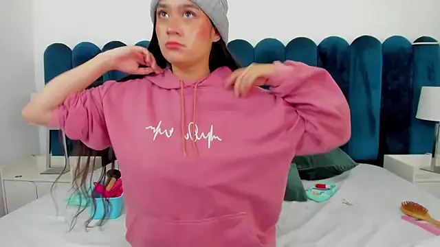 Group EmilyHanks_ on StripChat