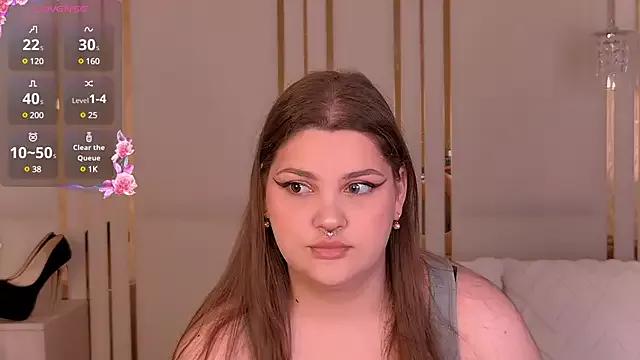 EmilyHyde from StripChat is Freechat