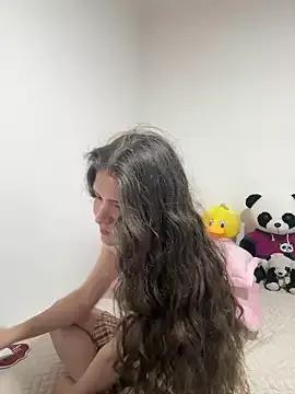 Emilyybennet_ from StripChat is Freechat