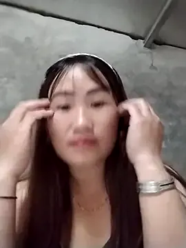 Freechat emini-xx on StripChat