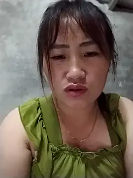 Freechat emini-xx on StripChat