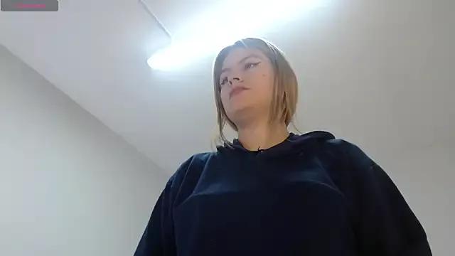 Emmaa_Blonde from StripChat