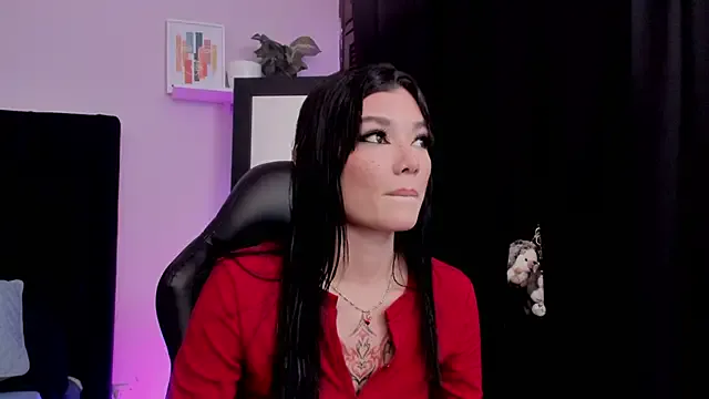 Freechat emmabridgerton on StripChat