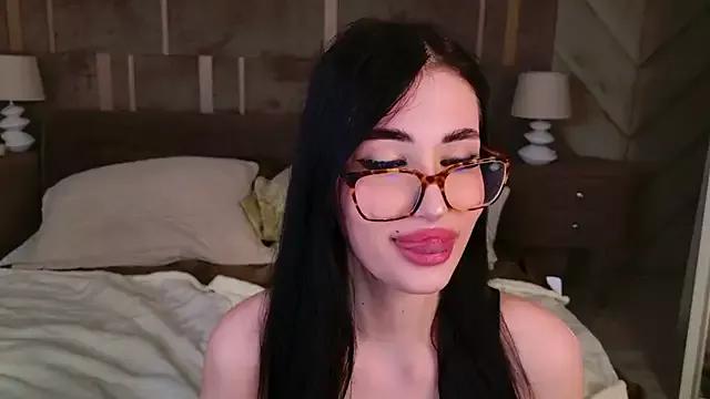 EmmaLawrens from StripChat