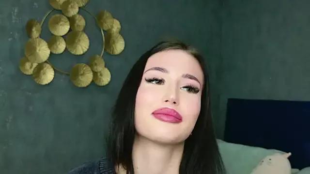EmmaLawrens from StripChat