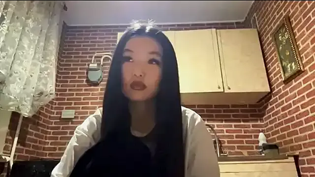 EmmaLeexth on StripChat 