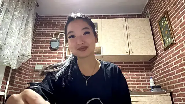 EmmaLeexth on StripChat 