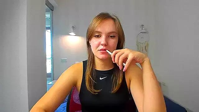 EmmaNorman from StripChat is Freechat