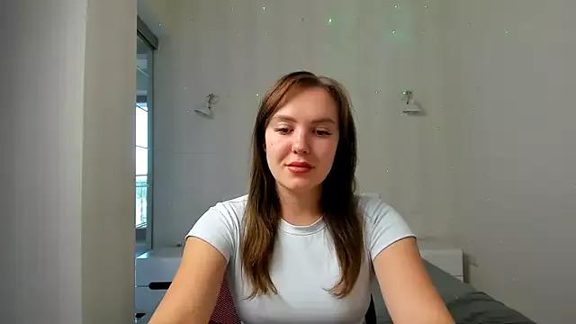 EmmaNorman from StripChat is Freechat