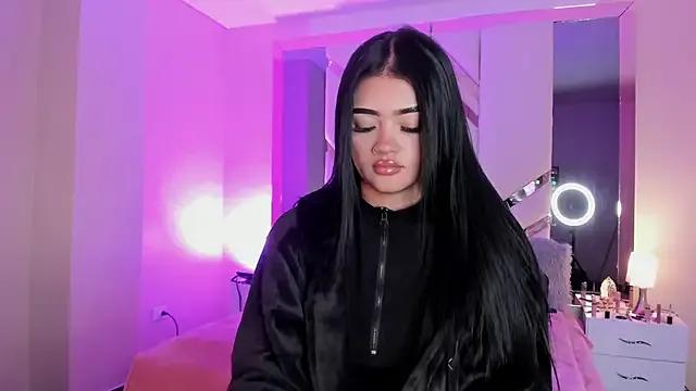 EmmaStonns from StripChat is Freechat