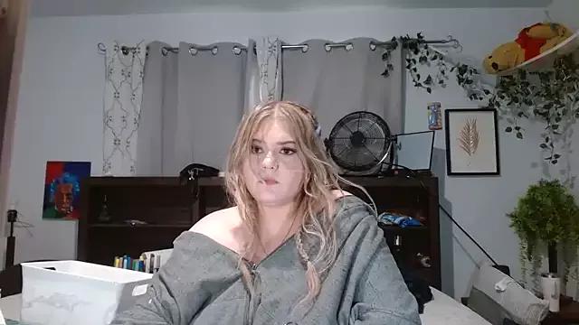 Emmy_Fleur from StripChat is Freechat
