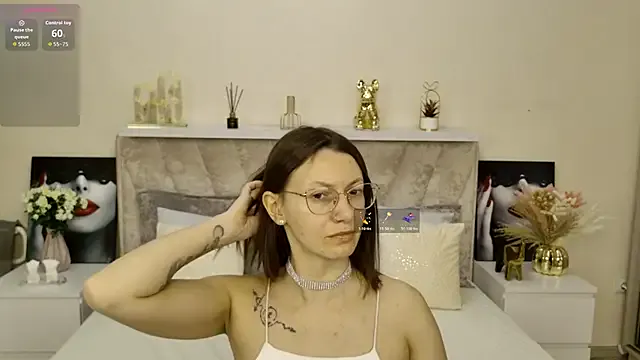 Freechat EstherPeachX on StripChat