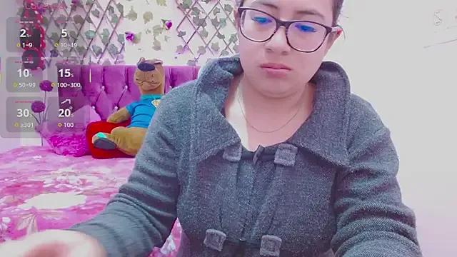 Estrella__sex from StripChat is Freechat