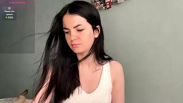 Eva_Starshine from StripChat is Freechat