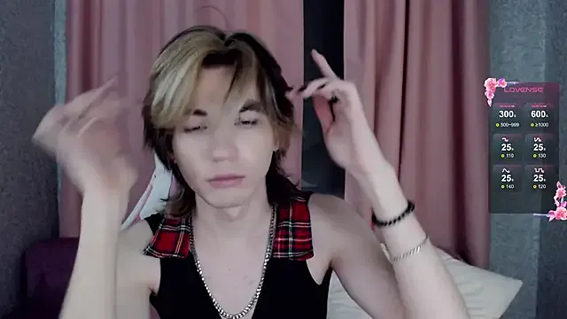 Freechat evan_reinhart on StripChat