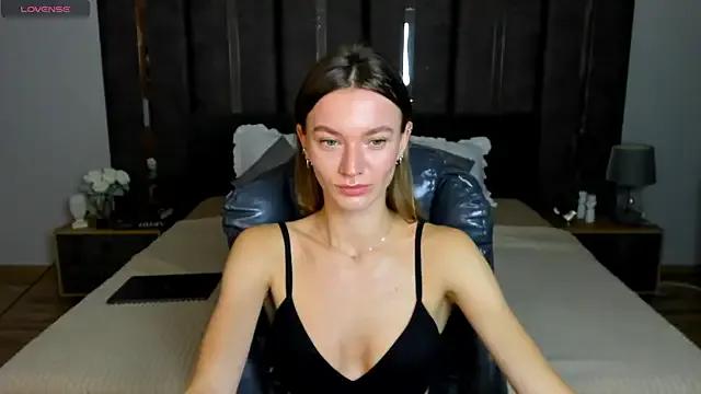EvaToniz from StripChat is Freechat