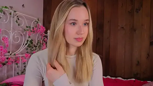 Freechat EveMcclearen on StripChat