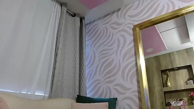 floraginette from StripChat is Freechat