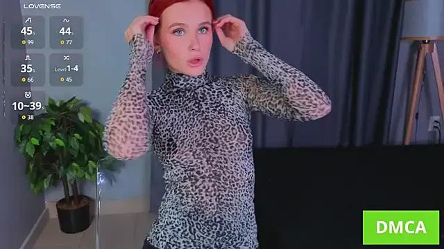 FoxxLina from StripChat is Freechat