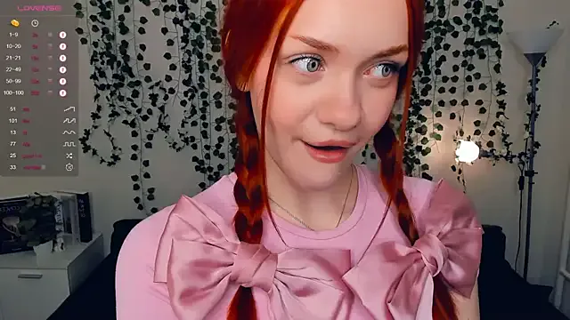 Freechat Foxy_blush on StripChat