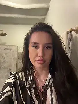 Freechat freyacherie on StripChat