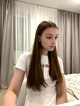 FriendlyFire_18 from StripChat is Freechat