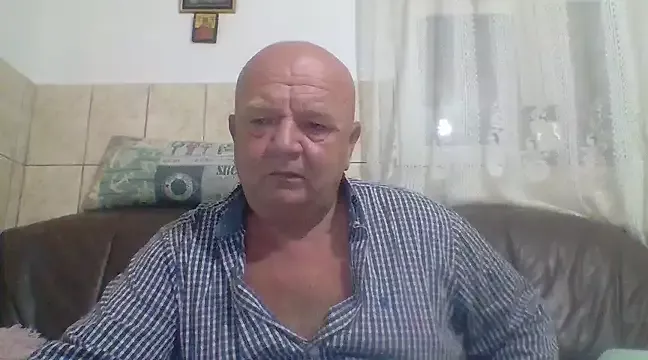 fullballs6 on StripChat 