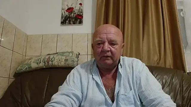 fullballs6 on StripChat 