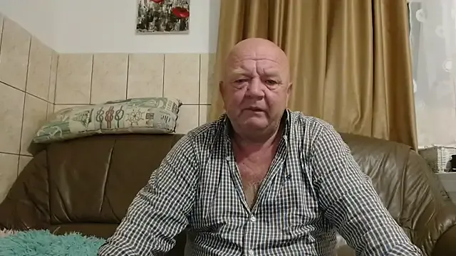 fullballs6 on StripChat 