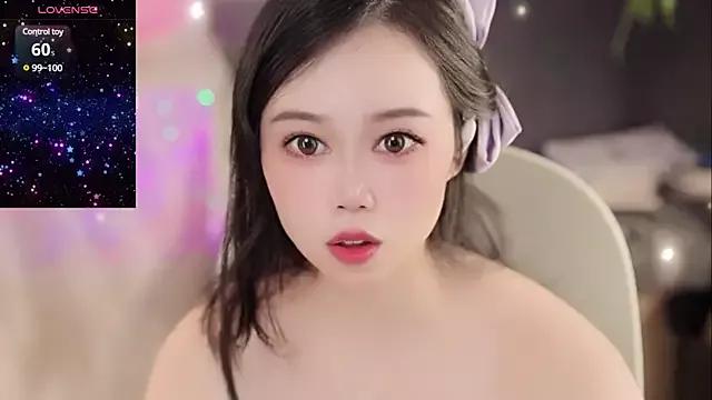 GenevieveRosalie from StripChat is Freechat