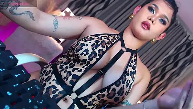 GLORIOUSCOCK_ELLAxxx from StripChat is Freechat