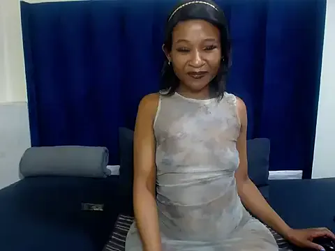 Private GoldenBigAssCurvy on StripChat