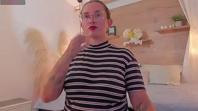 Halaaa_1 from StripChat