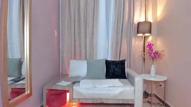 Freechat HannaaWells on StripChat