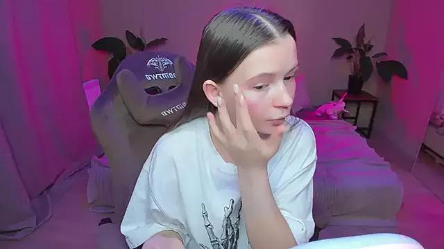 HelloRoxy from StripChat